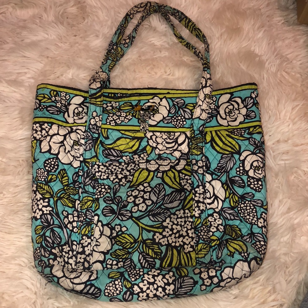 VERA BRADLEY TOTE